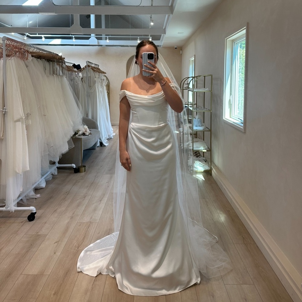 Ava Renhue Wedding Dress